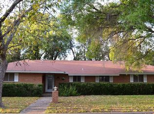 1045 Randy Dr, Woodway, TX 76712