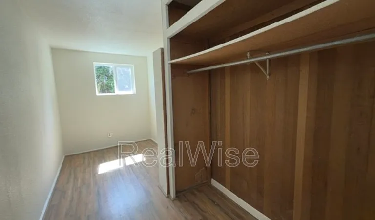 173 SE Lane Ave — Photo 6