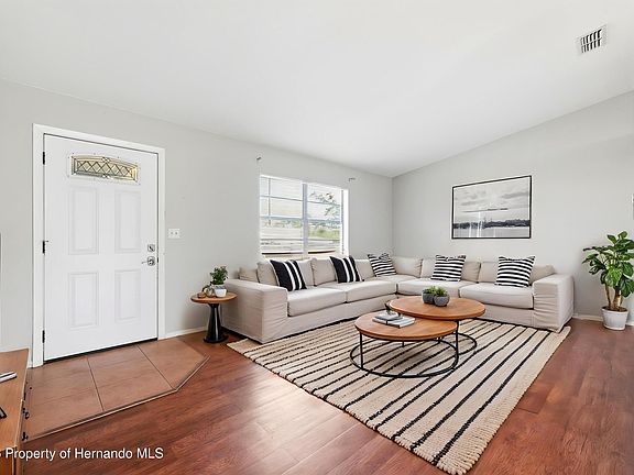 4th image of 5364 Deltona Blvd