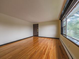 1511 E Roosevelt Rd APT 4, Wheaton, IL 60187