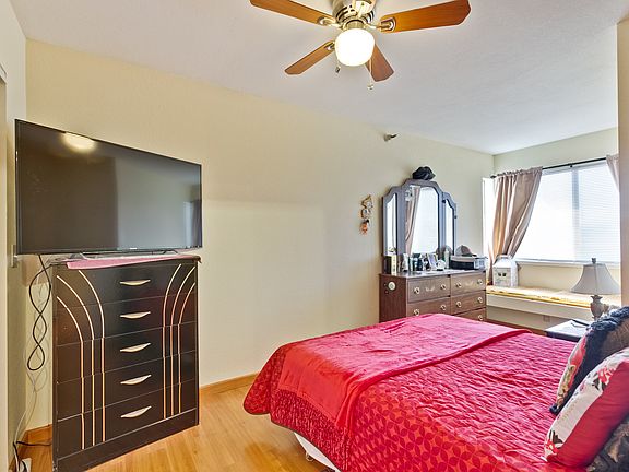 3rd image of 240 N Bayshore Blvd APT 301