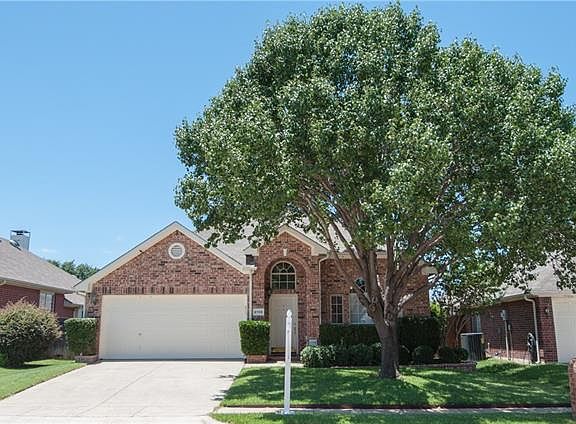 2nd image of 2709 Wandering Oak Dr