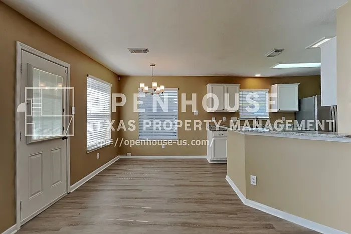 2807 Burgess Hill Ct — Photo 5