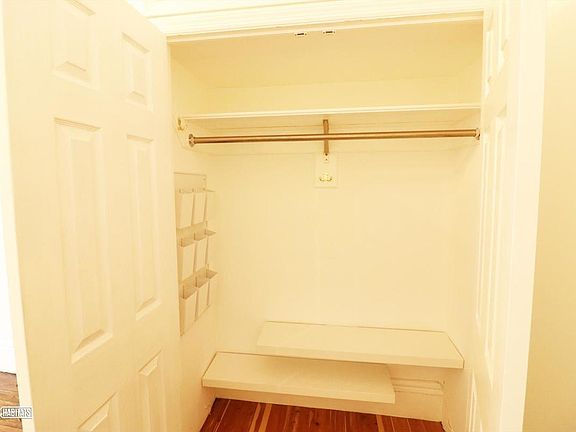 3rd image of 526 51st Ave APT 1L