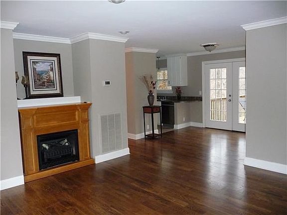 4th image of 1435 Winding Way