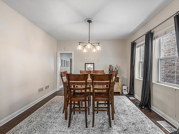 3rd image of 4039 N Oakley Ave