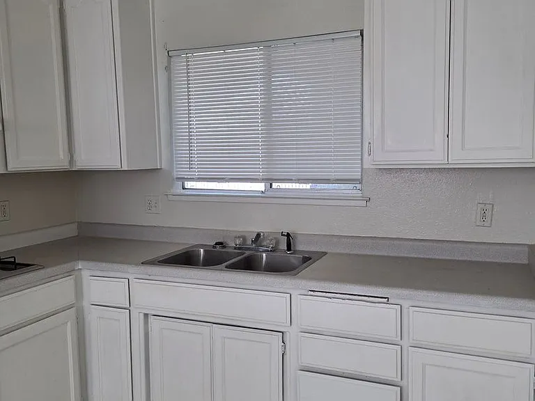1514 Hayden Ave — Photo 5