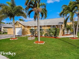 7209 SW 3rd Ct, Pompano Beach, FL 33068