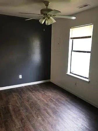 Eat-In Kitchen