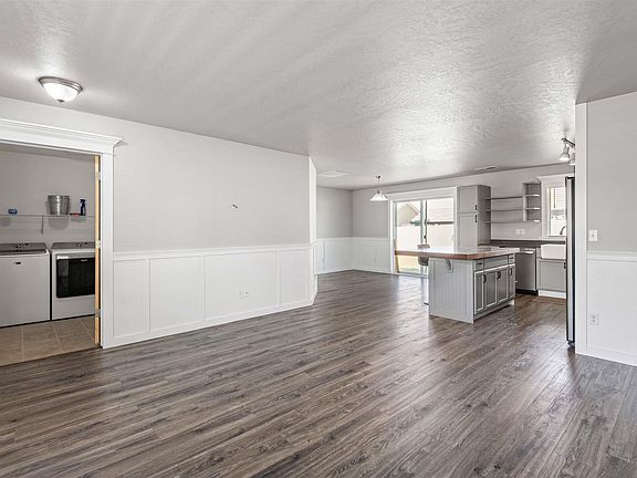 3rd image of 4012 W Fernwood Ln