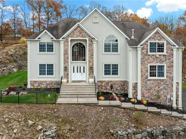 54 Pyngyp Road, Stony Point, NY 10980