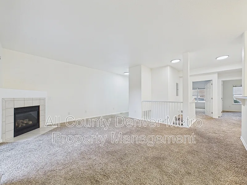 3 bed, 2.0 bath, 2083 sqft, $2,935 — Photo 4