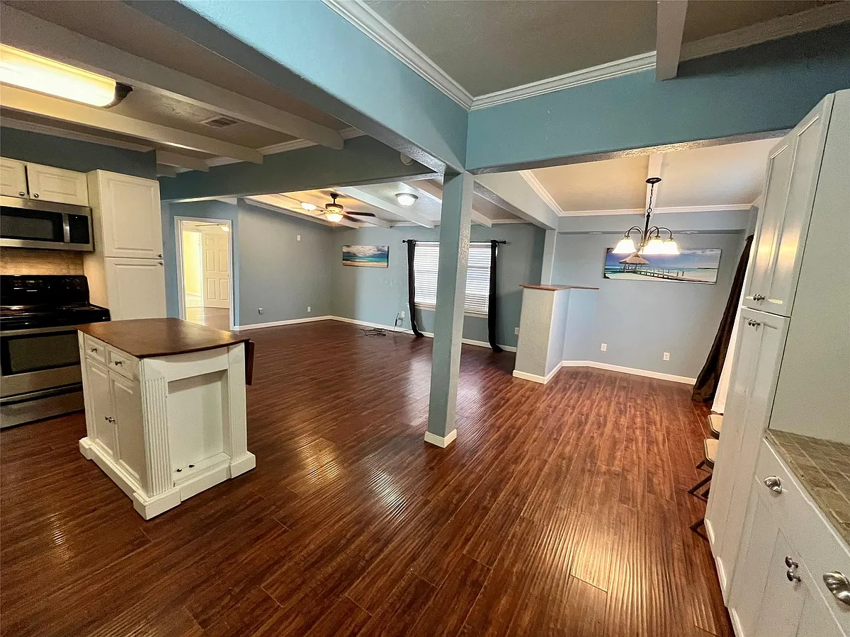Building Photo - 318 Marine Way