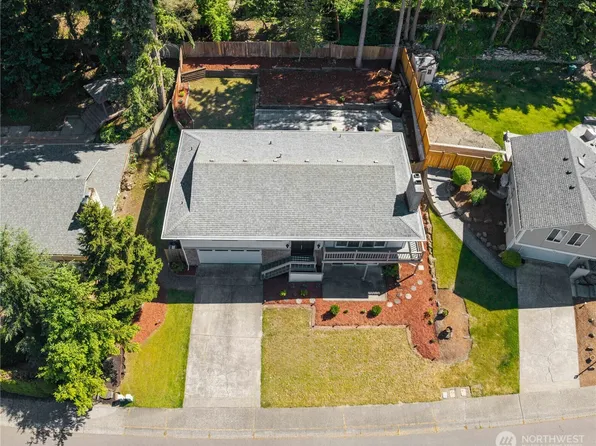 3907 SW 328th St, Federal Way, WA 98023