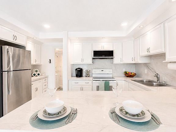 5th image of 902 Regatta Point