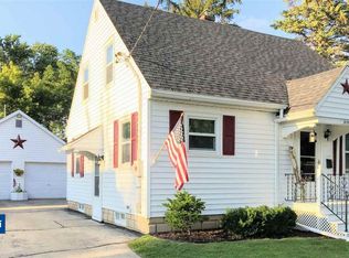 1528 W Commercial St, Appleton, WI 54914