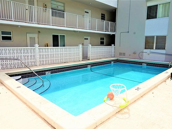5th image of 1235 Mariposa Ave APT 7