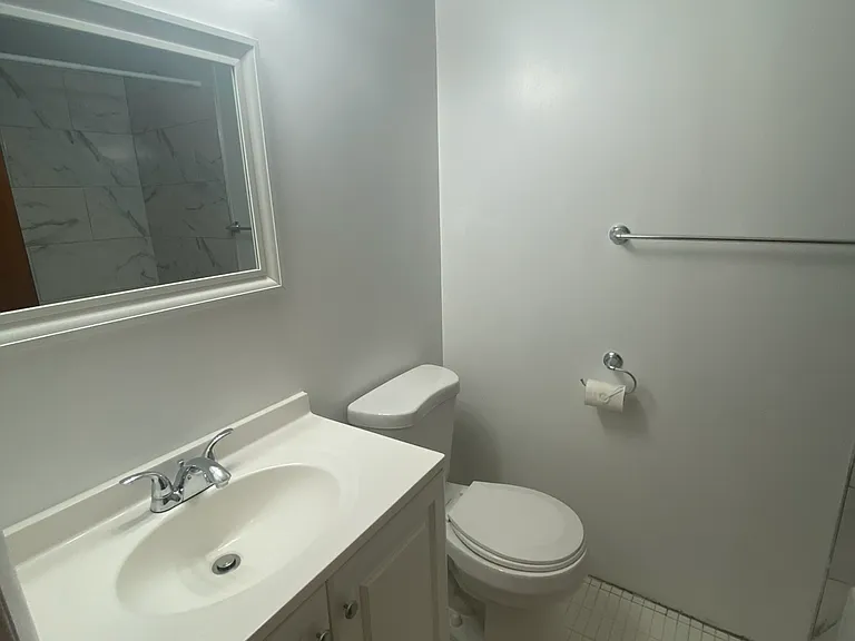 1816 Berwyn St #2 — Photo 5
