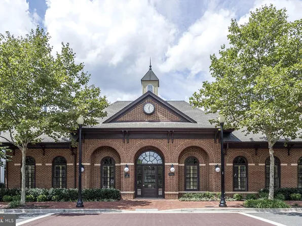 702 Rose Sq, Alexandria, VA 22314