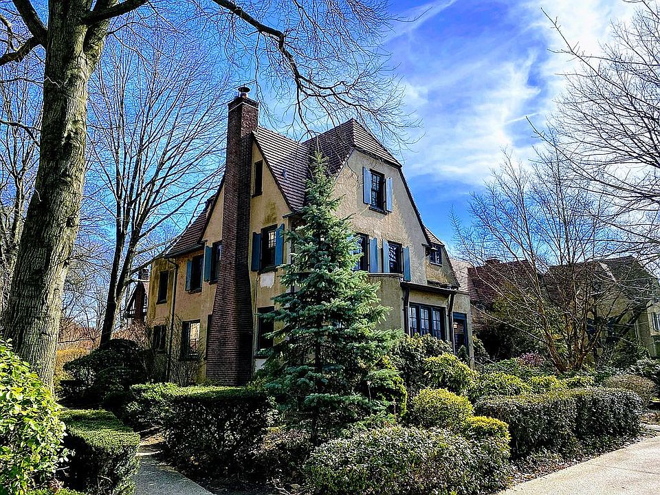1st image of 14 Ascan Ave