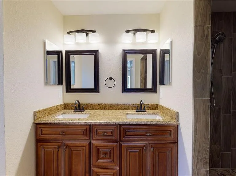 4851 Kennett St — Photo 32