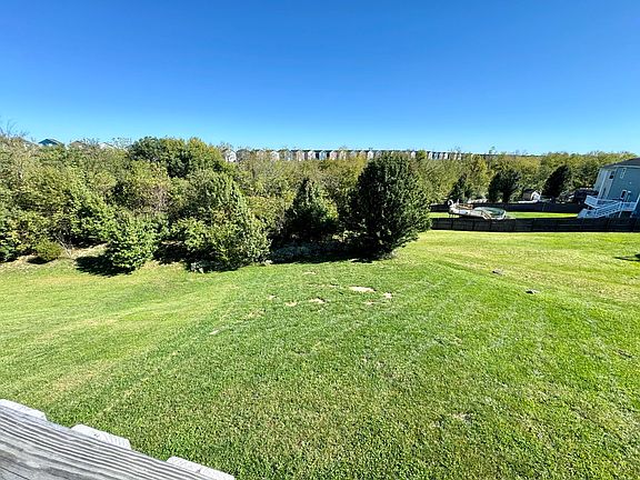 4th image of 408 Drayton Pl
