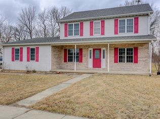 1310 E Jeffery Dr, Mahomet, IL