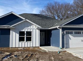 103 N Walker St, Sturgeon, MO 65284