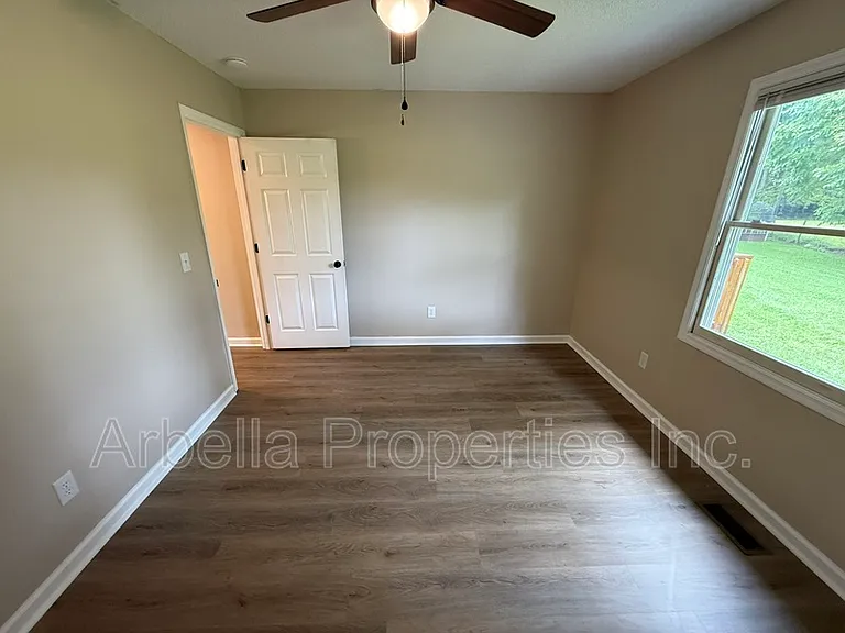 117 Rowe Ln #5 — Photo 9