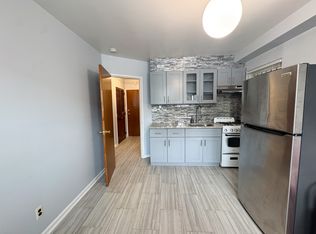 28-33 47th St #1F, Astoria, NY 11103