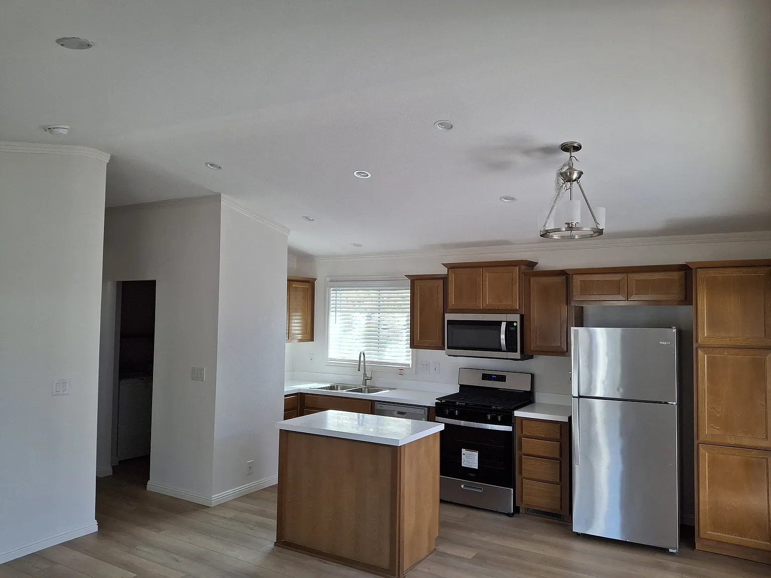 2 bed, 800 sqft, $3,150 — Photo 4
