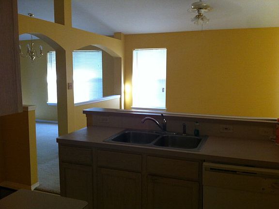 4th image of 5012 N 34th St