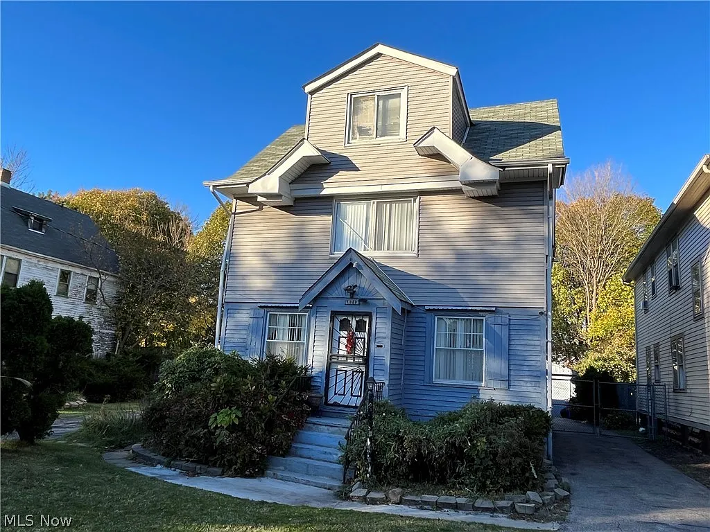 10217 Empire Ave photo 1