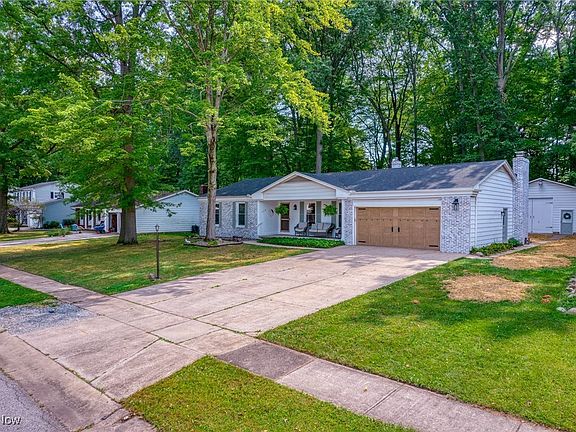 2nd image of 2028 Willowdale Dr