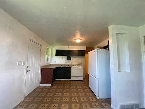2nd image of 702 Large Ave #1