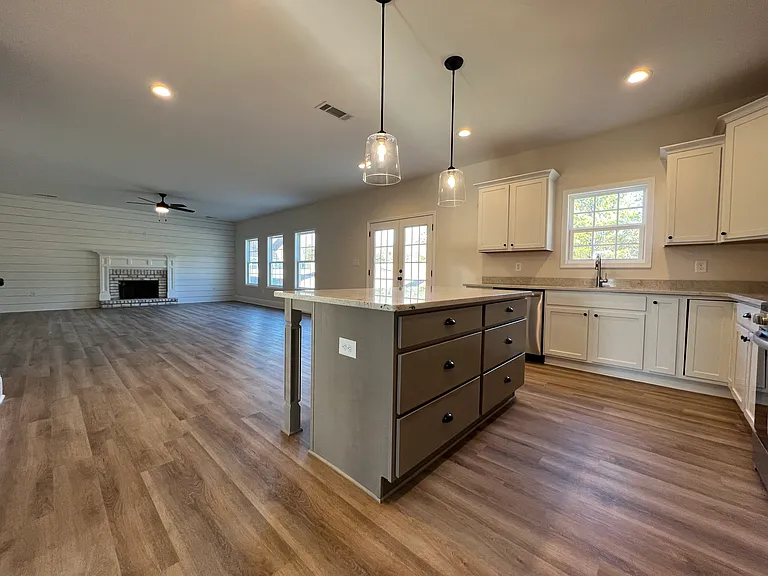 1525 Willow Creek Dr — Photo 18