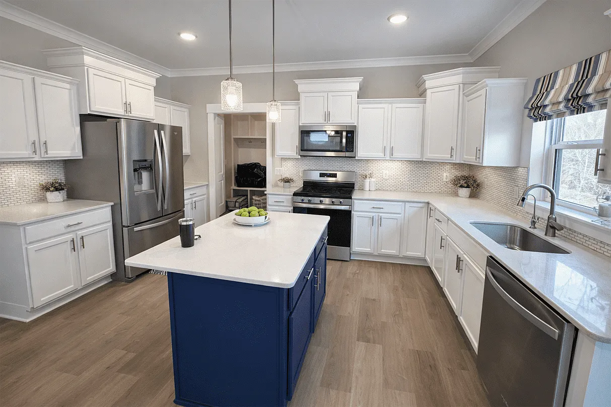 3 bed, 3.5 bath, 3600 sqft, $3,600 — Photo 2
