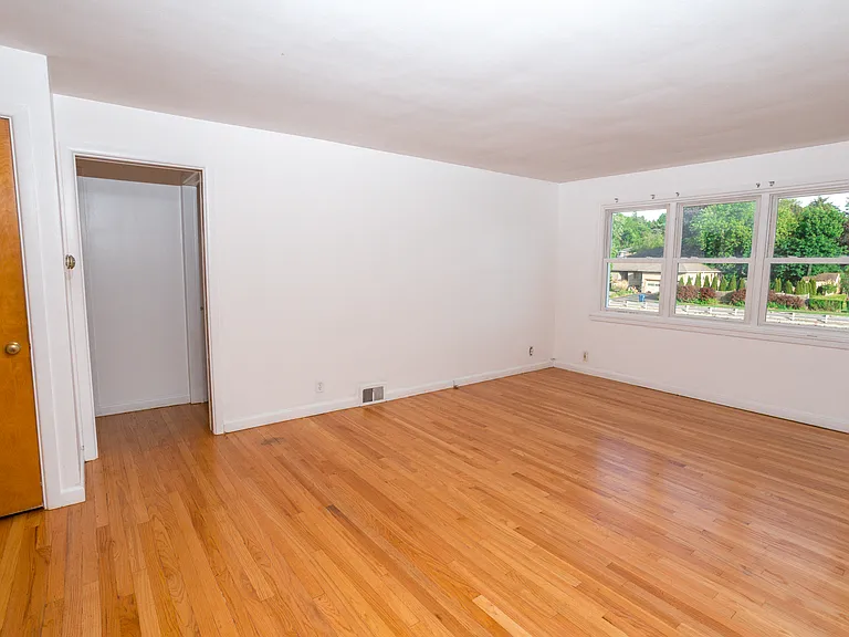 1503 Meadowbrook Dr #2 — Photo 10