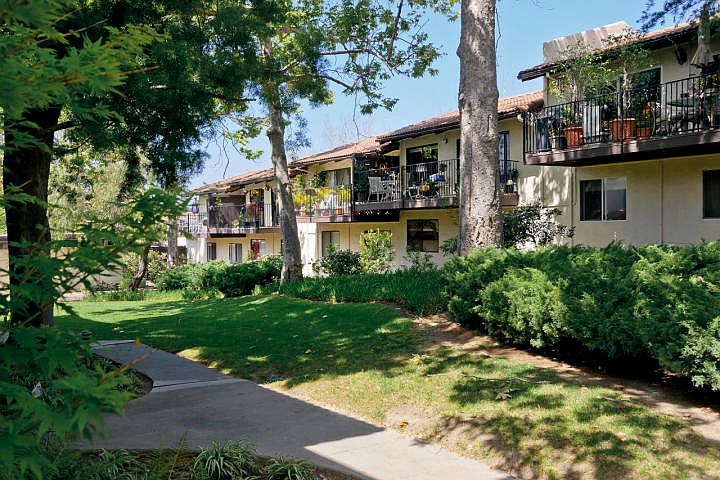 1st image of 1046 Miramonte Dr APT 10