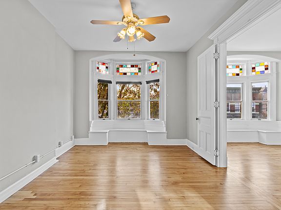 4th image of 109 S Broadway #201