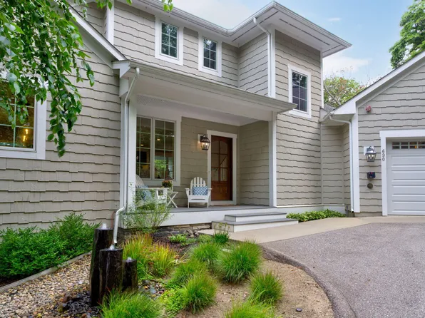 690 Dunegrass Circle Dr, Saugatuck, MI 49453