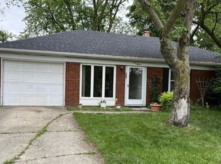 615 Springbrook Rd, Fort Wayne, IN 46825