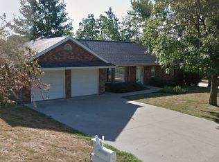 902 10th St, Kalona, IA 52247