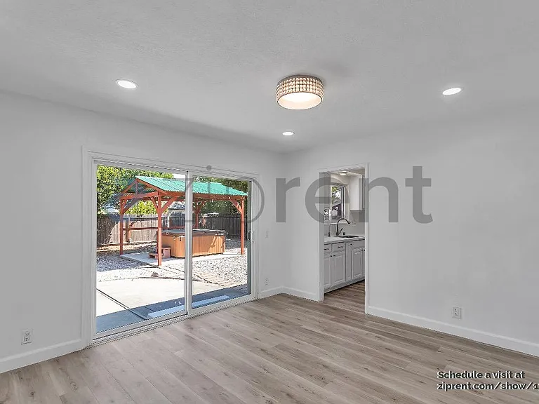 166 Madelia Pl — Photo 6
