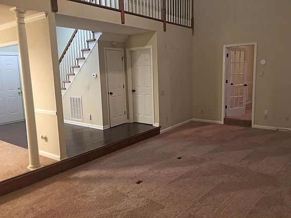 3rd image of 205 Brook Valley Dr