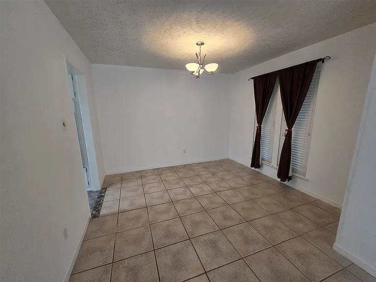9802 Sagepike Dr — Photo 8