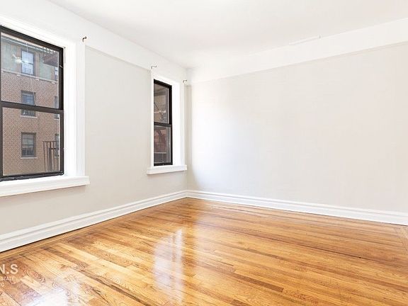 4th image of 118 Post Ave APT 3c