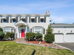 18 Manor Dr, Clifton, NJ 07013