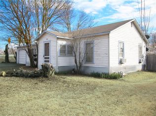210 E Cotter Ave, Alvarado, TX 76009