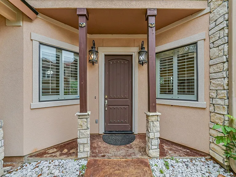 11025 Robin Hood Ct — Photo 4